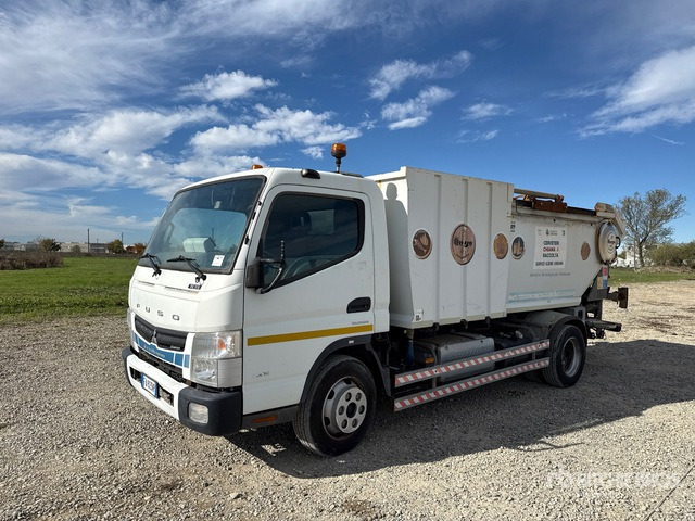 2015 Mitsubishi Fuso Canter 7C15 Van Truck - Truk sampah: gambar 1 2015 Mitsubishi Fuso Canter 7C15 Van Truck - Truk sampah: gambar 1