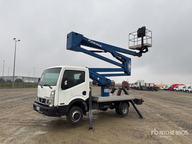 2015 Nissan Cabstar 35.12 2015 Socage DA 320 20 m on Bucket Truck - Platform udara yang dipasang di truk: gambar 1 2015 Nissan Cabstar 35.12 2015 Socage DA 320 20 m on Bucket Truck - Platform udara yang dipasang di truk: gambar 1