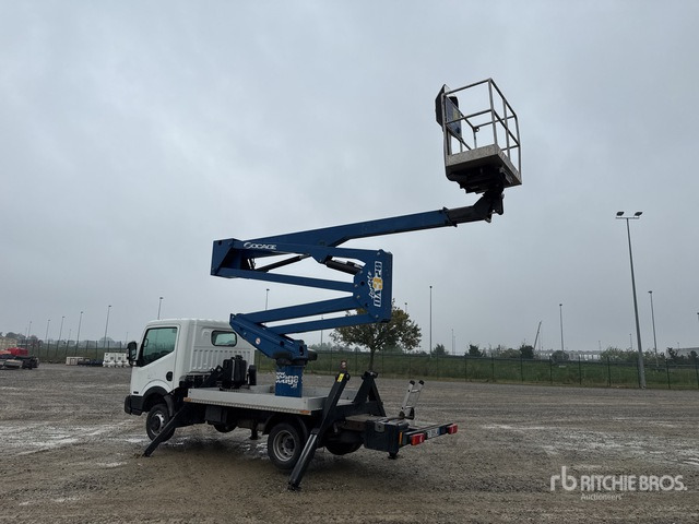 2015 Nissan Cabstar 35.12 2015 Socage DA 320 20 m on Bucket Truck - Platform udara yang dipasang di truk: gambar 3 2015 Nissan Cabstar 35.12 2015 Socage DA 320 20 m on Bucket Truck - Platform udara yang dipasang di truk: gambar 3