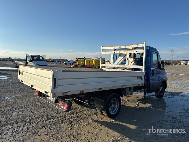 2016 Iveco 35C11 2016 Bonfiglioli P2300 L/2SI on ... Flatbed Truck with Crane - Van flatbed: gambar 4 2016 Iveco 35C11 2016 Bonfiglioli P2300 L/2SI on ... Flatbed Truck with Crane - Van flatbed: gambar 4