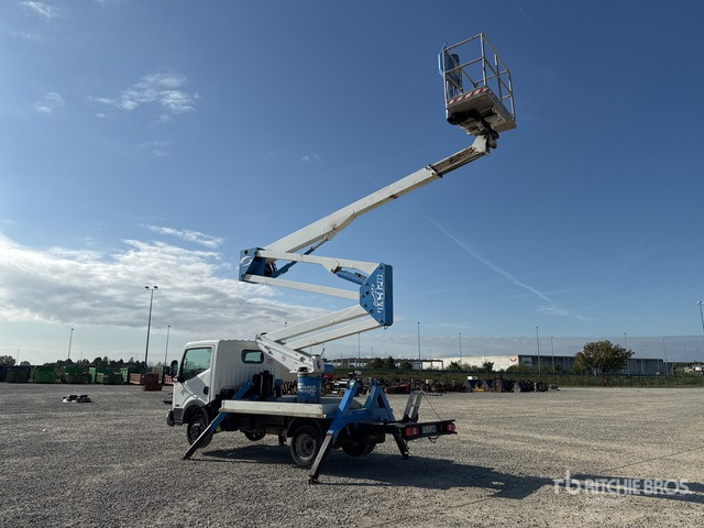 2016 Nissan Cabstar 35.12 2014 Socage DA320 20 m on Bucket Truck - Platform udara yang dipasang di truk: gambar 4 2016 Nissan Cabstar 35.12 2014 Socage DA320 20 m on Bucket Truck - Platform udara yang dipasang di truk: gambar 4
