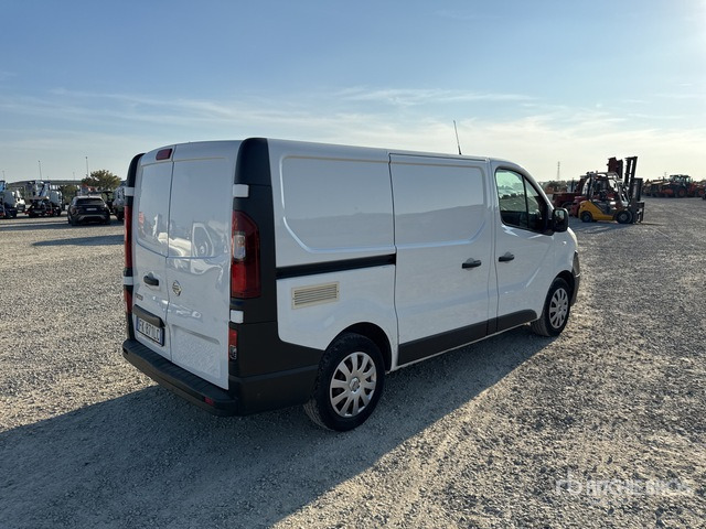 2017 Nissan NV300 Autocarro furgonato - Van kecil: gambar 4 2017 Nissan NV300 Autocarro furgonato - Van kecil: gambar 4