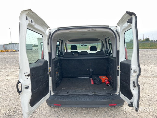 2018 Fiat Doblo CARGO COMBI 1.3 MJT 16V SX N1 Van Truck - Van kecil: gambar 5 2018 Fiat Doblo CARGO COMBI 1.3 MJT 16V SX N1 Van Truck - Van kecil: gambar 5