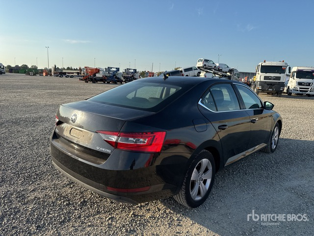 2018 Skoda Superb Autovettura - Mobil: gambar 3 2018 Skoda Superb Autovettura - Mobil: gambar 3