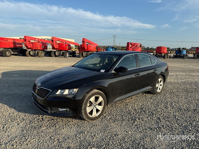 2018 Skoda Superb Autovettura - Mobil: gambar 2 2018 Skoda Superb Autovettura - Mobil: gambar 2