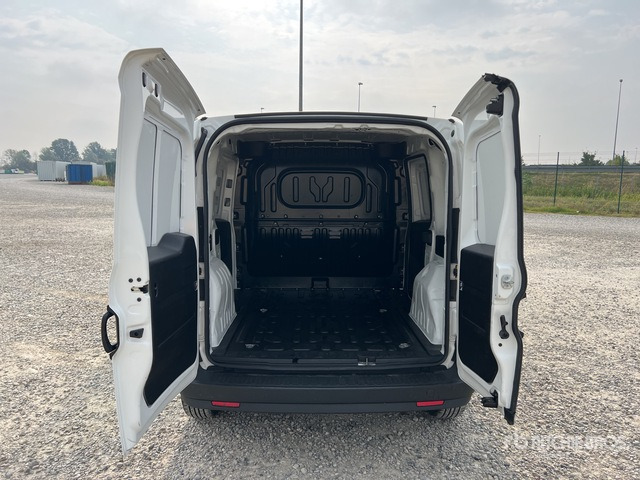 2021 Fiat Doblo CARGO CH1 LOUNGE 1.3 MJET 95CV ... Van Truck - Van kecil: gambar 5 2021 Fiat Doblo CARGO CH1 LOUNGE 1.3 MJET 95CV ... Van Truck - Van kecil: gambar 5
