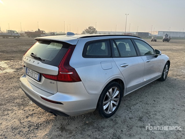 2021 Volvo V60 SW B4 D AUTOM. MOMENTUM BUSINESS Station Wagon - Station wagon: gambar 4 2021 Volvo V60 SW B4 D AUTOM. MOMENTUM BUSINESS Station Wagon - Station wagon: gambar 4