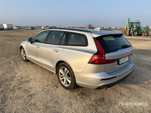 2021 Volvo V60 SW B4 D AUTOM. MOMENTUM BUSINESS Station Wagon - Station wagon: gambar 3 2021 Volvo V60 SW B4 D AUTOM. MOMENTUM BUSINESS Station Wagon - Station wagon: gambar 3