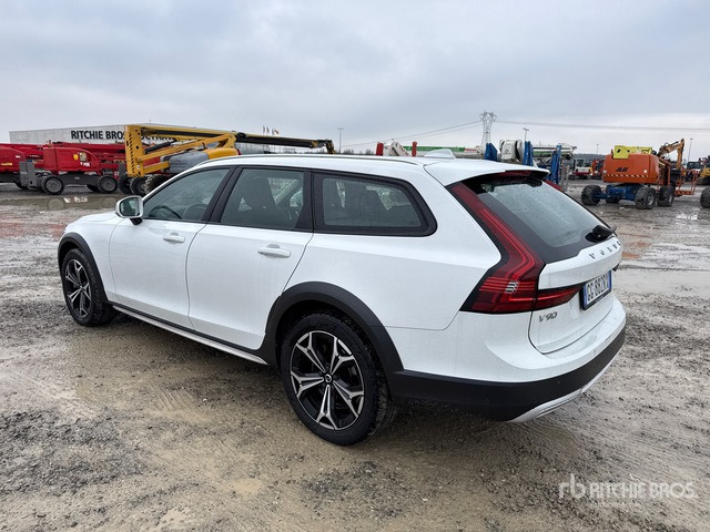 2021 Volvo V90 CROSS COUNTRY SW B4 D AUTO CC P ... Station Wagon - Station wagon: gambar 2 2021 Volvo V90 CROSS COUNTRY SW B4 D AUTO CC P ... Station Wagon - Station wagon: gambar 2