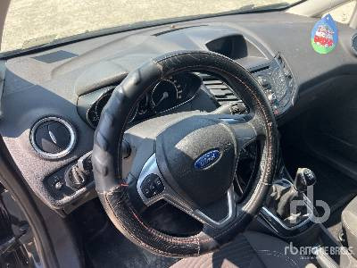 Mobil FIESTA: gambar 9