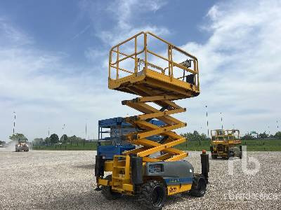HAULOTTE COMPACT12 Diesel - Scissor lifts: gambar 4 HAULOTTE COMPACT12 Diesel - Scissor lifts: gambar 4