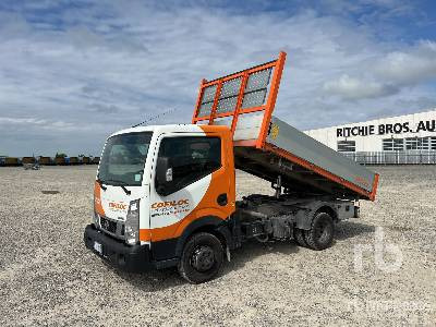 NISSAN CABSTAR - Truk jungkit: gambar 1 NISSAN CABSTAR - Truk jungkit: gambar 1