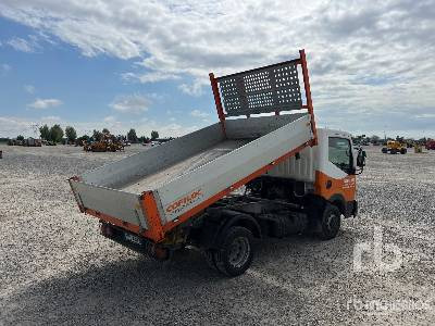 NISSAN CABSTAR - Truk jungkit: gambar 3 NISSAN CABSTAR - Truk jungkit: gambar 3