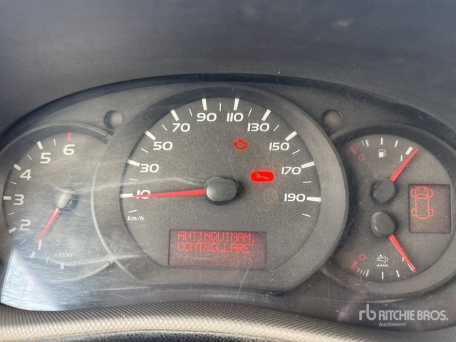 Nissan NV400 Flatbed Truck - Truk flatbed: gambar 5 Nissan NV400 Flatbed Truck - Truk flatbed: gambar 5