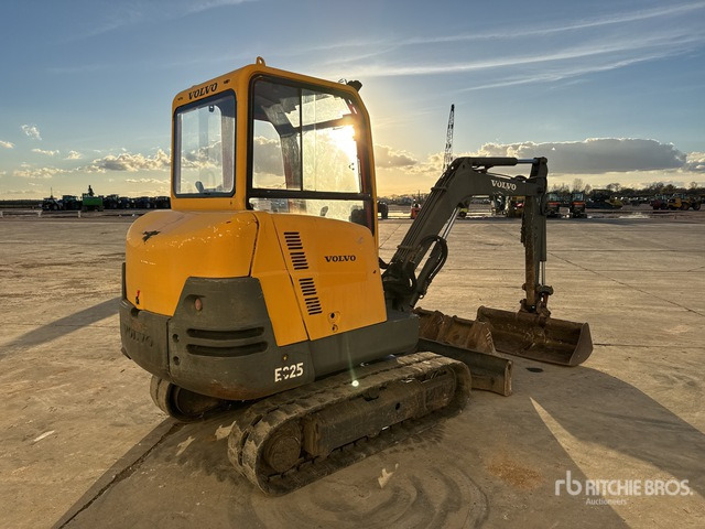 2001 Volvo 281 Mini-Pelle Mini Excavator: <6.6t - Ekskavator mini: gambar 3 2001 Volvo 281 Mini-Pelle Mini Excavator: <6.6t - Ekskavator mini: gambar 3