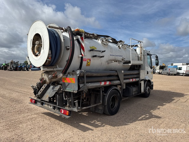 2005 Renault Midlum 220 dCi 2005 Rivard Cleanfos 16T on 4x2 ... Vacuum Excavator Truck - Truk vakum: gambar 4 2005 Renault Midlum 220 dCi 2005 Rivard Cleanfos 16T on 4x2 ... Vacuum Excavator Truck - Truk vakum: gambar 4