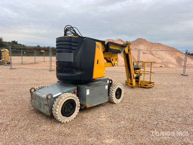 2006 Haulotte HA12IP 2WD Electric Nacelle Articulee Articulating Boom Lift - Boom artikulasi: gambar 1 2006 Haulotte HA12IP 2WD Electric Nacelle Articulee Articulating Boom Lift - Boom artikulasi: gambar 1