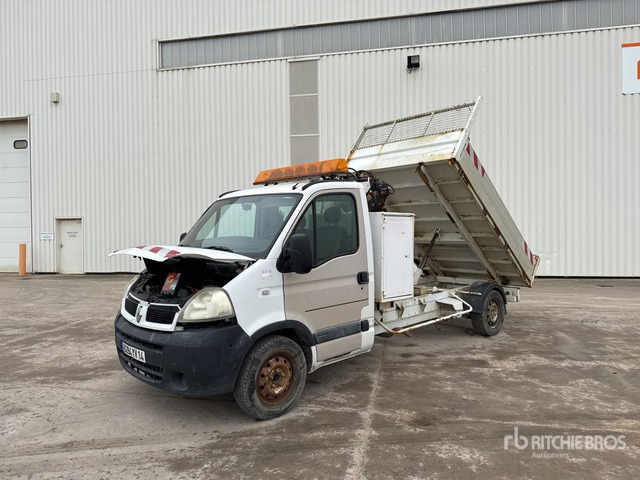 2006 Renault Master dCi 120 2014 HMF 152T2 12V 830 kg on 4x ... Dump Truck with Crane - Truk jungkit: gambar 3 2006 Renault Master dCi 120 2014 HMF 152T2 12V 830 kg on 4x ... Dump Truck with Crane - Truk jungkit: gambar 3