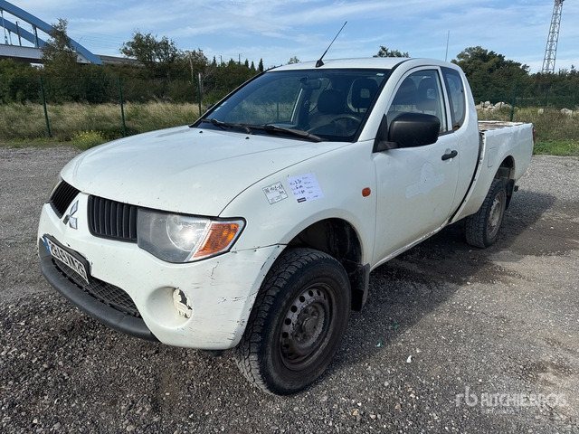 2007 Mitsubishi L200 4x4 Pickup - Truk pikap: gambar 1 2007 Mitsubishi L200 4x4 Pickup - Truk pikap: gambar 1