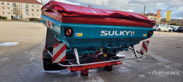 2008 Sulky X44 36 m 3-Point 3200 L Fertilizer Spreader - Mesin pemotong chopper/ Mulcher: gambar 2 2008 Sulky X44 36 m 3-Point 3200 L Fertilizer Spreader - Mesin pemotong chopper/ Mulcher: gambar 2