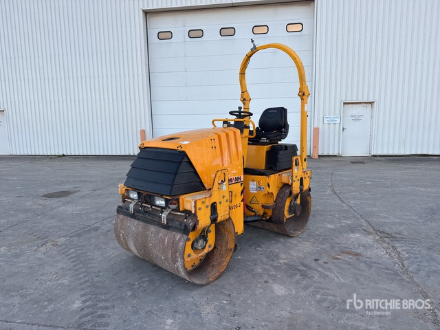 2010 Ammann AV26-2 Compacteur Vibrant Tandem Double Drum Roller - Roller jalan: gambar 1 2010 Ammann AV26-2 Compacteur Vibrant Tandem Double Drum Roller - Roller jalan: gambar 1