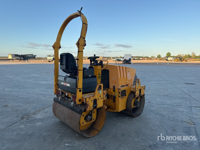 2010 Ammann AV26-2 Compacteur Vibrant Tandem Double Drum Roller - Roller jalan: gambar 4 2010 Ammann AV26-2 Compacteur Vibrant Tandem Double Drum Roller - Roller jalan: gambar 4