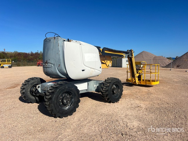 2011 Haulotte HA16SPX 4WD Nacelle Articulee Articulating Boom Lift - Boom artikulasi: gambar 2 2011 Haulotte HA16SPX 4WD Nacelle Articulee Articulating Boom Lift - Boom artikulasi: gambar 2
