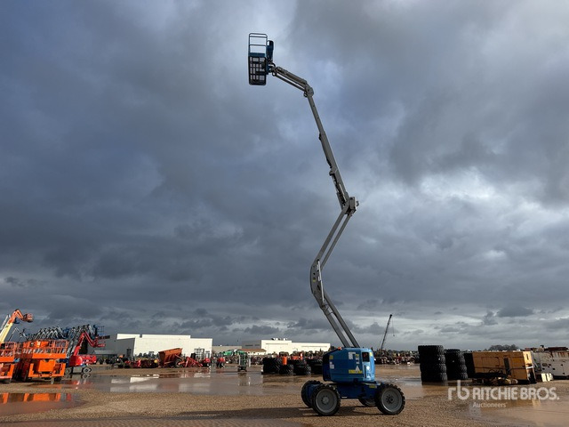 2012 Genie Z-45/25J 4WD Diesel Nacelle Articulee Articulating Boom Lift - Boom artikulasi: gambar 2 2012 Genie Z-45/25J 4WD Diesel Nacelle Articulee Articulating Boom Lift - Boom artikulasi: gambar 2