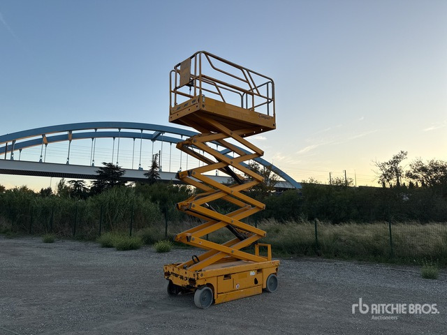 2015 Haulotte Compact12 Nacelle Ciseaux Electrique Electric Scissor Lift - Scissor lifts: gambar 4 2015 Haulotte Compact12 Nacelle Ciseaux Electrique Electric Scissor Lift - Scissor lifts: gambar 4