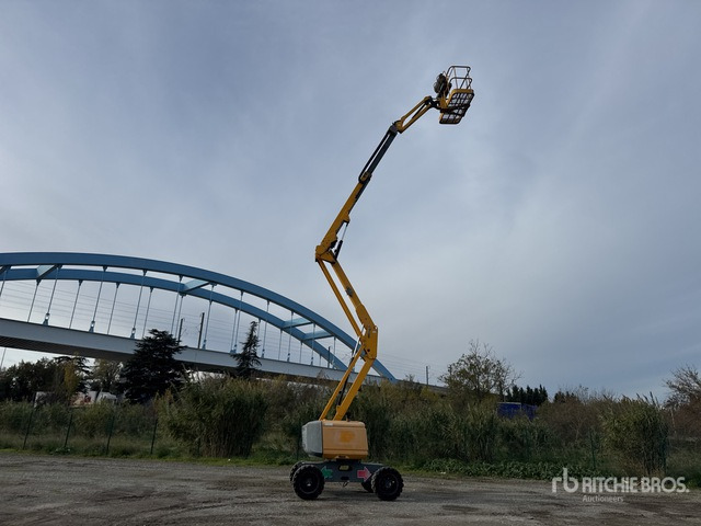 2015 Haulotte HA16RTJ 4WD Diesel Nacelle Articulee Articulating Boom Lift - Boom artikulasi: gambar 2 2015 Haulotte HA16RTJ 4WD Diesel Nacelle Articulee Articulating Boom Lift - Boom artikulasi: gambar 2