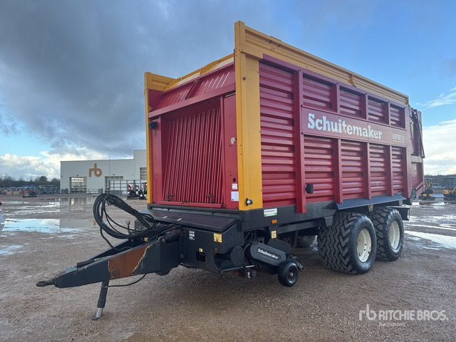 2015 Schuitemaker R580SH T/A Autochargeuse 2 Essieux 38m3 Silage Wagon - Peralatan untuk pembuatan jerami: gambar 1 2015 Schuitemaker R580SH T/A Autochargeuse 2 Essieux 38m3 Silage Wagon - Peralatan untuk pembuatan jerami: gambar 1
