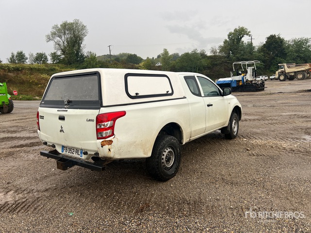 2018 Mitsubishi L200 4x4 Extended Cab (Inoperable) Pickup - Truk pikap: gambar 3 2018 Mitsubishi L200 4x4 Extended Cab (Inoperable) Pickup - Truk pikap: gambar 3