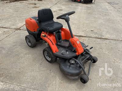 HUSQVARNA R112C 4x2 Tracteur Tondeuse - Mesin pemotong rumput: gambar 4 HUSQVARNA R112C 4x2 Tracteur Tondeuse - Mesin pemotong rumput: gambar 4