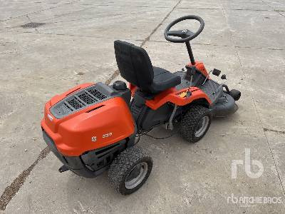 HUSQVARNA R112C 4x2 Tracteur Tondeuse - Mesin pemotong rumput: gambar 3 HUSQVARNA R112C 4x2 Tracteur Tondeuse - Mesin pemotong rumput: gambar 3