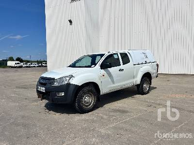 ISUZU 4x4 Crew Cab Pick-up - Truk flatbed: gambar 1 ISUZU 4x4 Crew Cab Pick-up - Truk flatbed: gambar 1