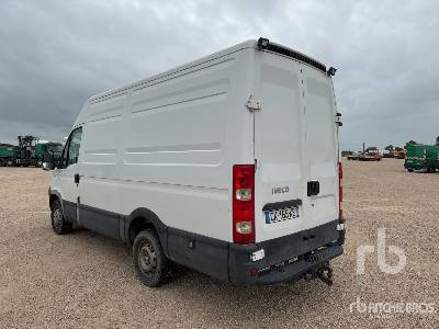 IVECO DAILY 35S12 Vehicule Utilitaire (Inoperable) - Van panel: gambar 2 IVECO DAILY 35S12 Vehicule Utilitaire (Inoperable) - Van panel: gambar 2