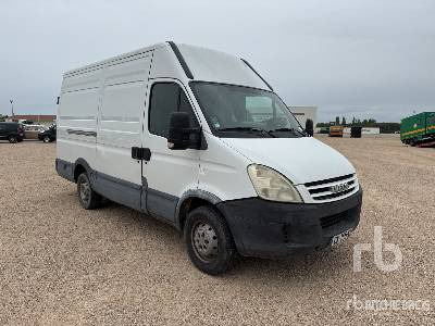 IVECO DAILY 35S12 Vehicule Utilitaire (Inoperable) - Van panel: gambar 4 IVECO DAILY 35S12 Vehicule Utilitaire (Inoperable) - Van panel: gambar 4