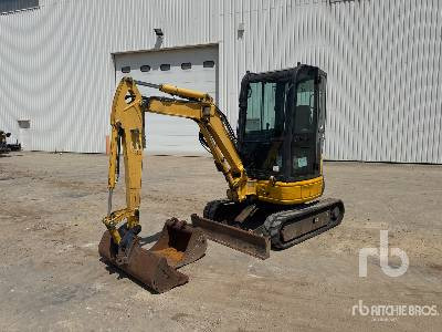 KOMATSU PC22MR-3 Mini-Pelle - Ekskavator mini: gambar 1 KOMATSU PC22MR-3 Mini-Pelle - Ekskavator mini: gambar 1