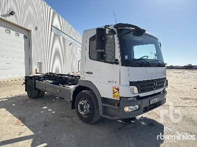 MERCEDES-BENZ ATEGO 1623 4x2 4x2 - Truk sasis: gambar 4 MERCEDES-BENZ ATEGO 1623 4x2 4x2 - Truk sasis: gambar 4