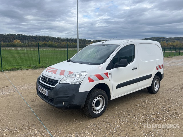 2016 Peugeot Partner 4x4 Dangel Vehicule Utilitaire Cargo Van - Van pengiriman: gambar 1 2016 Peugeot Partner 4x4 Dangel Vehicule Utilitaire Cargo Van - Van pengiriman: gambar 1