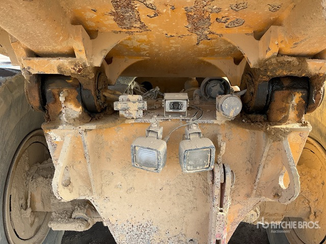 2004 Volvo A25D 6x6 Articulated Dump Truck - Tempat sampah artikulasi: gambar 5 2004 Volvo A25D 6x6 Articulated Dump Truck - Tempat sampah artikulasi: gambar 5