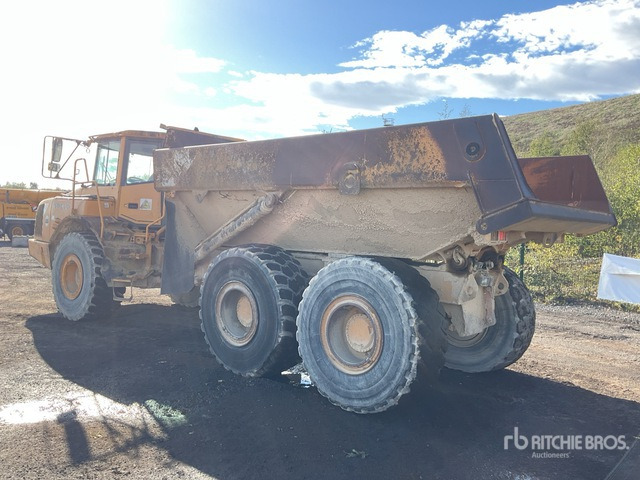 2004 Volvo A25D 6x6 Articulated Dump Truck - Tempat sampah artikulasi: gambar 3 2004 Volvo A25D 6x6 Articulated Dump Truck - Tempat sampah artikulasi: gambar 3