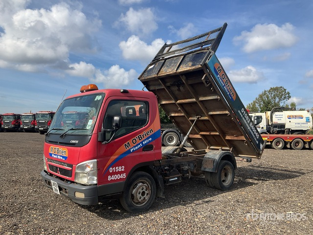 Truk jungkit 2009 Mitsubishi Canter 3C13-25 SWB 4x2 Flatbed Dump Truck: gambar 1