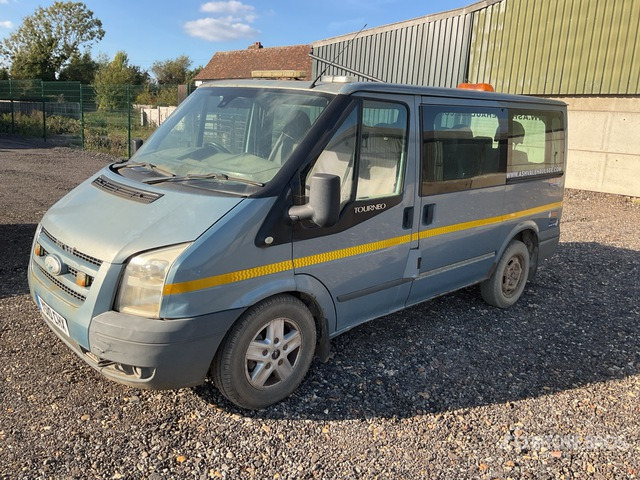2010 Ford Transit 115 Tourneo T280 SWB Limited (Inoperable) Minivan - Van penumpang: gambar 2 2010 Ford Transit 115 Tourneo T280 SWB Limited (Inoperable) Minivan - Van penumpang: gambar 2