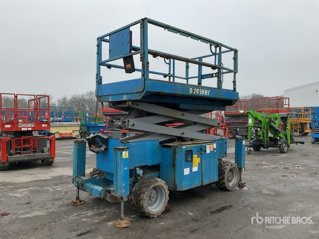 2013 Genie GS2669 4x4 Diesel Scissor Lift - Scissor lifts: gambar 1 2013 Genie GS2669 4x4 Diesel Scissor Lift - Scissor lifts: gambar 1