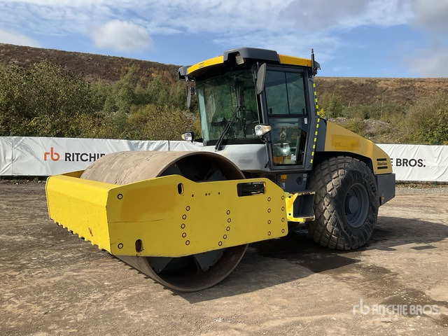 2014 Dynapac CA3500D Smooth Drum Compactor - Pemadat: gambar 1 2014 Dynapac CA3500D Smooth Drum Compactor - Pemadat: gambar 1