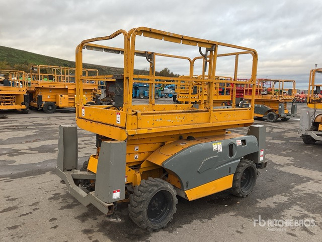 2014 Haulotte Compact 10DX 4x4 Diesel Scissor Lift - Scissor lifts: gambar 4 2014 Haulotte Compact 10DX 4x4 Diesel Scissor Lift - Scissor lifts: gambar 4