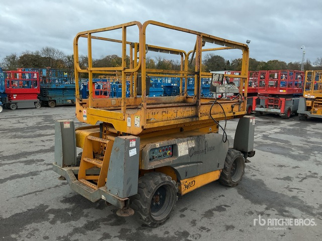 2014 Haulotte Compact 10DX 4x4 Diesel Scissor Lift - Scissor lifts: gambar 4 2014 Haulotte Compact 10DX 4x4 Diesel Scissor Lift - Scissor lifts: gambar 4