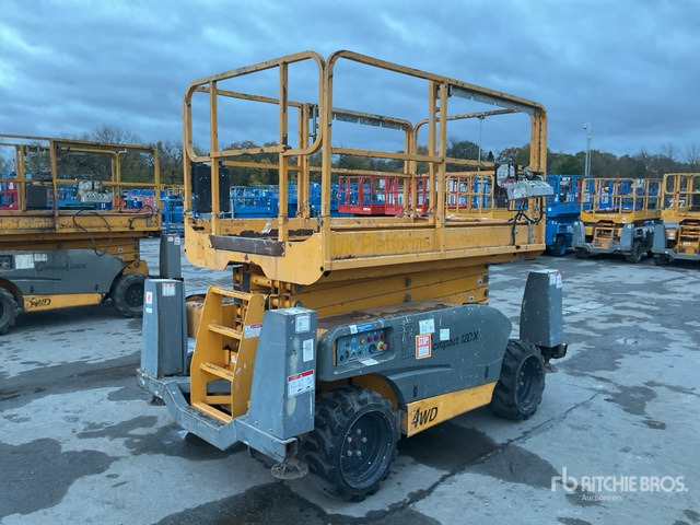 2014 Haulotte Compact 12DX 4x4 Diesel Scissor Lift - Scissor lifts: gambar 5 2014 Haulotte Compact 12DX 4x4 Diesel Scissor Lift - Scissor lifts: gambar 5