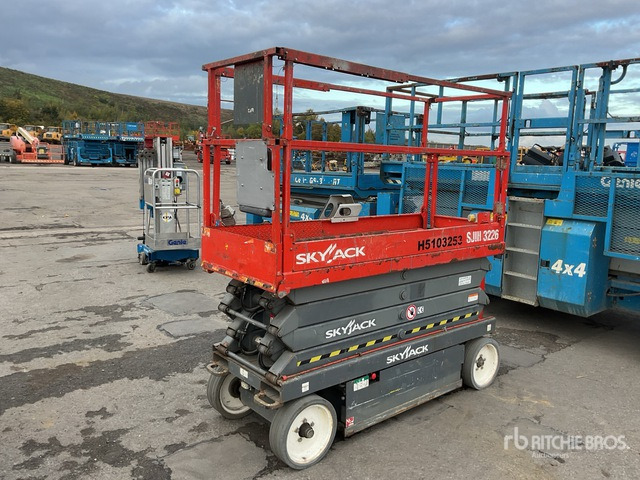 2014 Skyjack SJlll3226 Electric Scissor Lift - Scissor lifts: gambar 1 2014 Skyjack SJlll3226 Electric Scissor Lift - Scissor lifts: gambar 1
